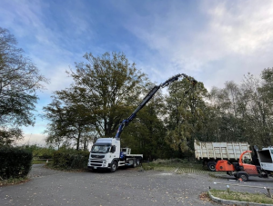 Grapple saw being carried by Butlers' van